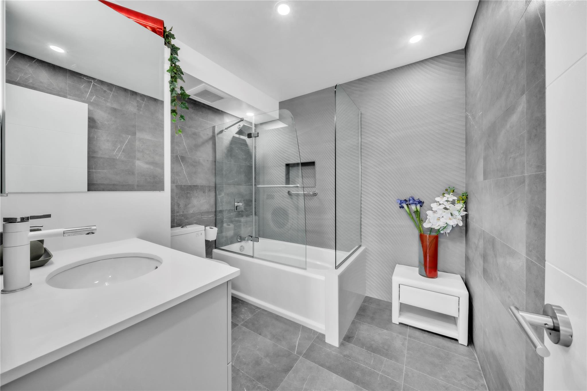 Winston Towers 100 - Residential Lease