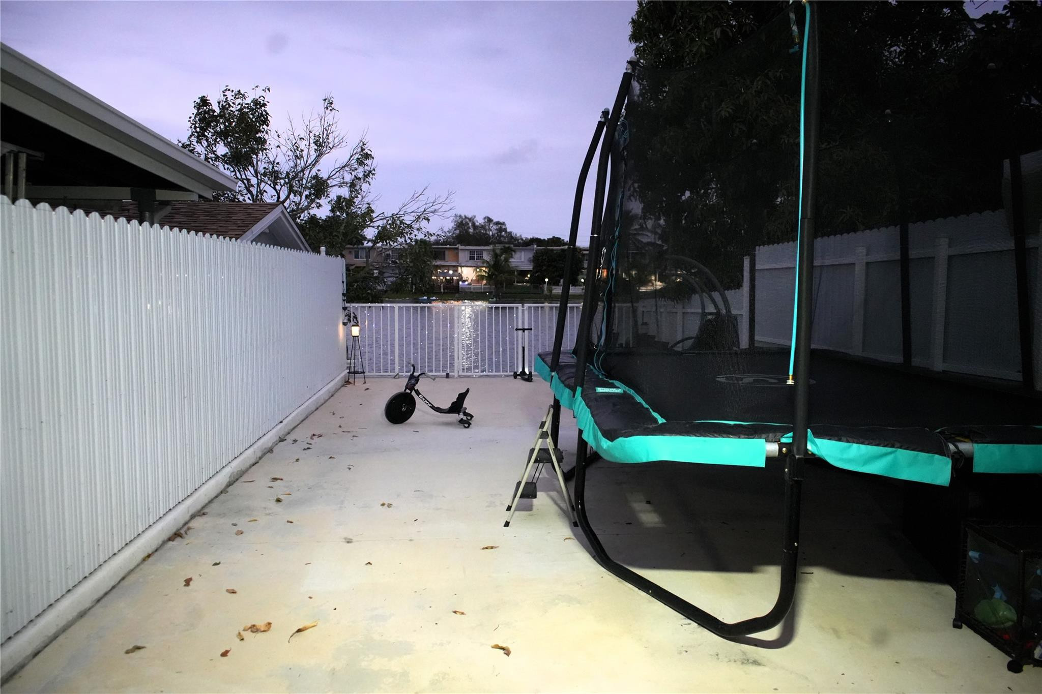 Flamingo Lake - Residential