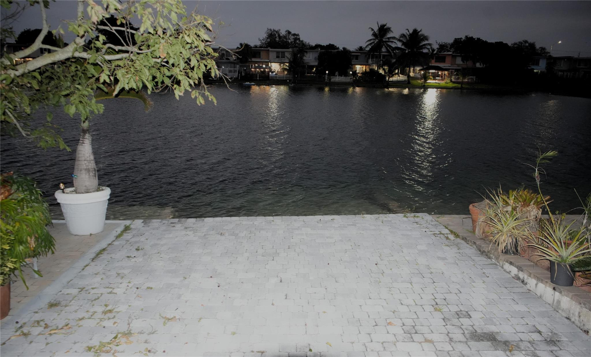 Flamingo Lake - Residential