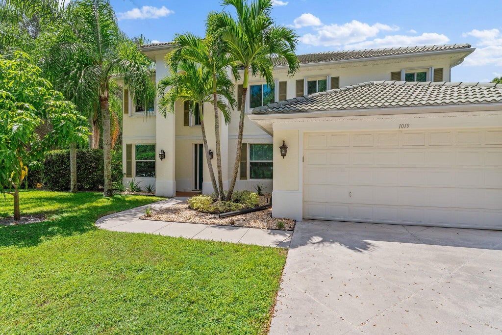 Photo of 1019 N Egret Circle N, Jupiter, FL 33458 (MLS # R11049774)