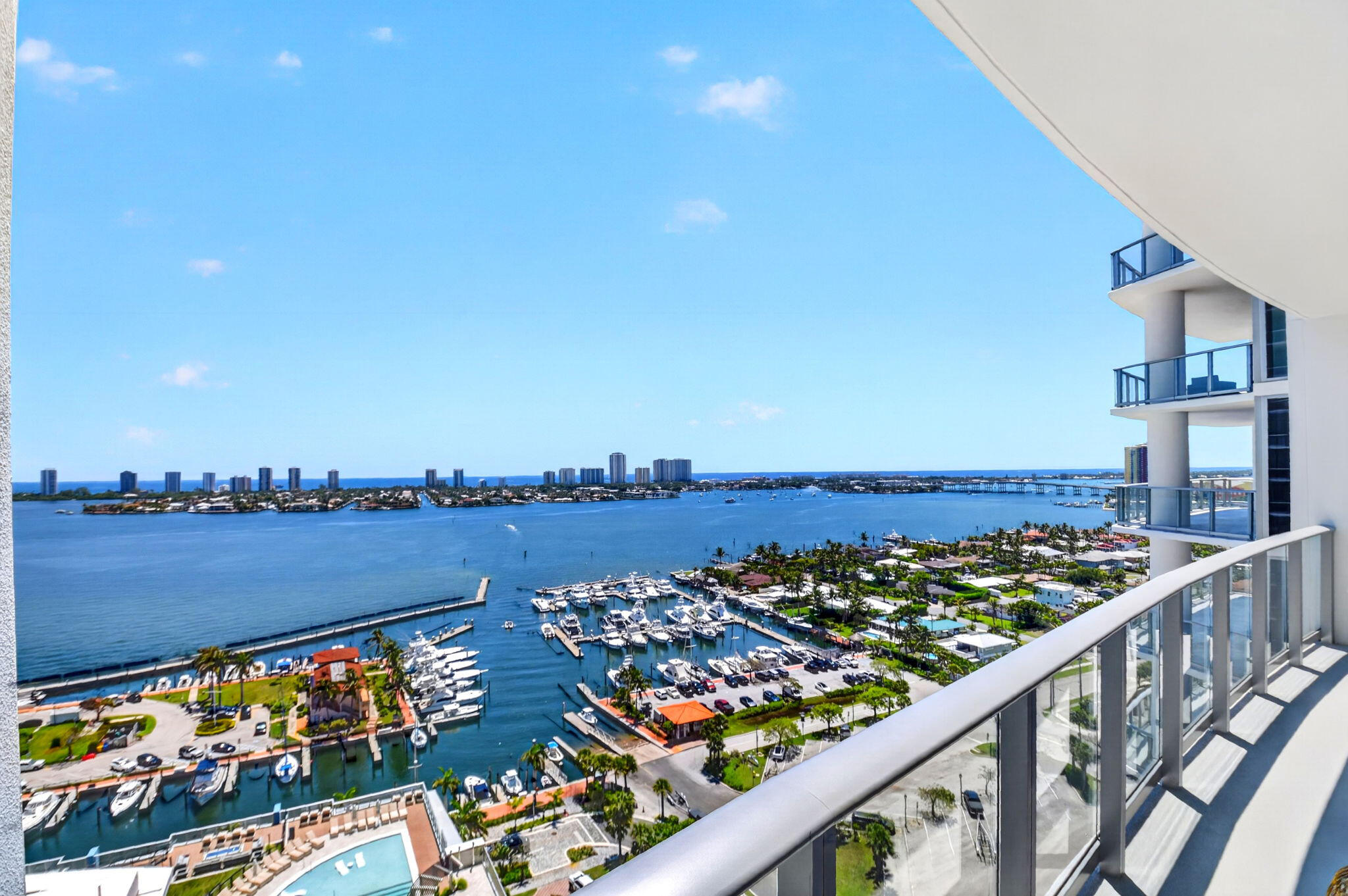 NAUTILUS 220 - South Bldg. - Residential Lease