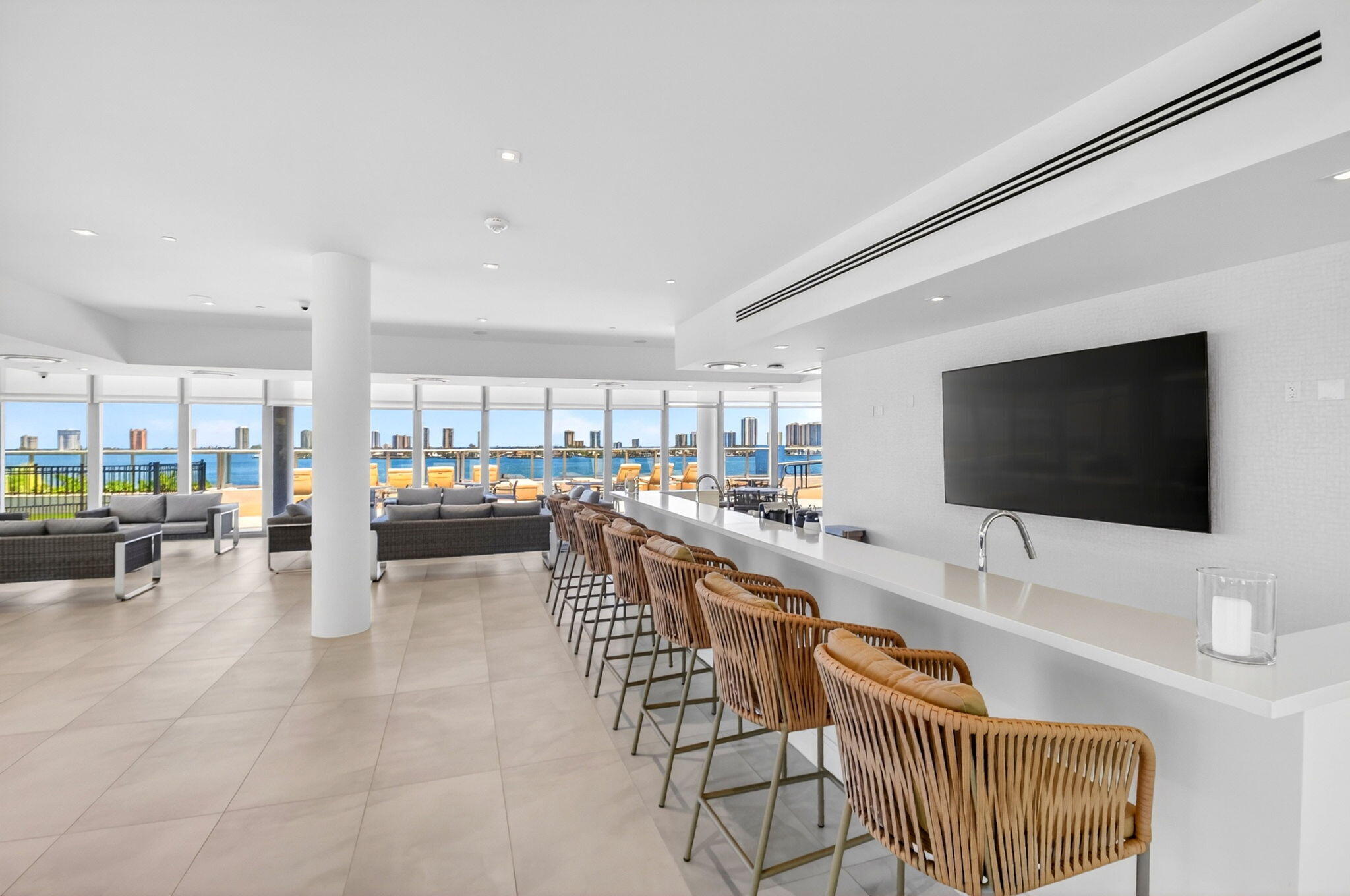 NAUTILUS 220 - South Bldg. - Residential Lease