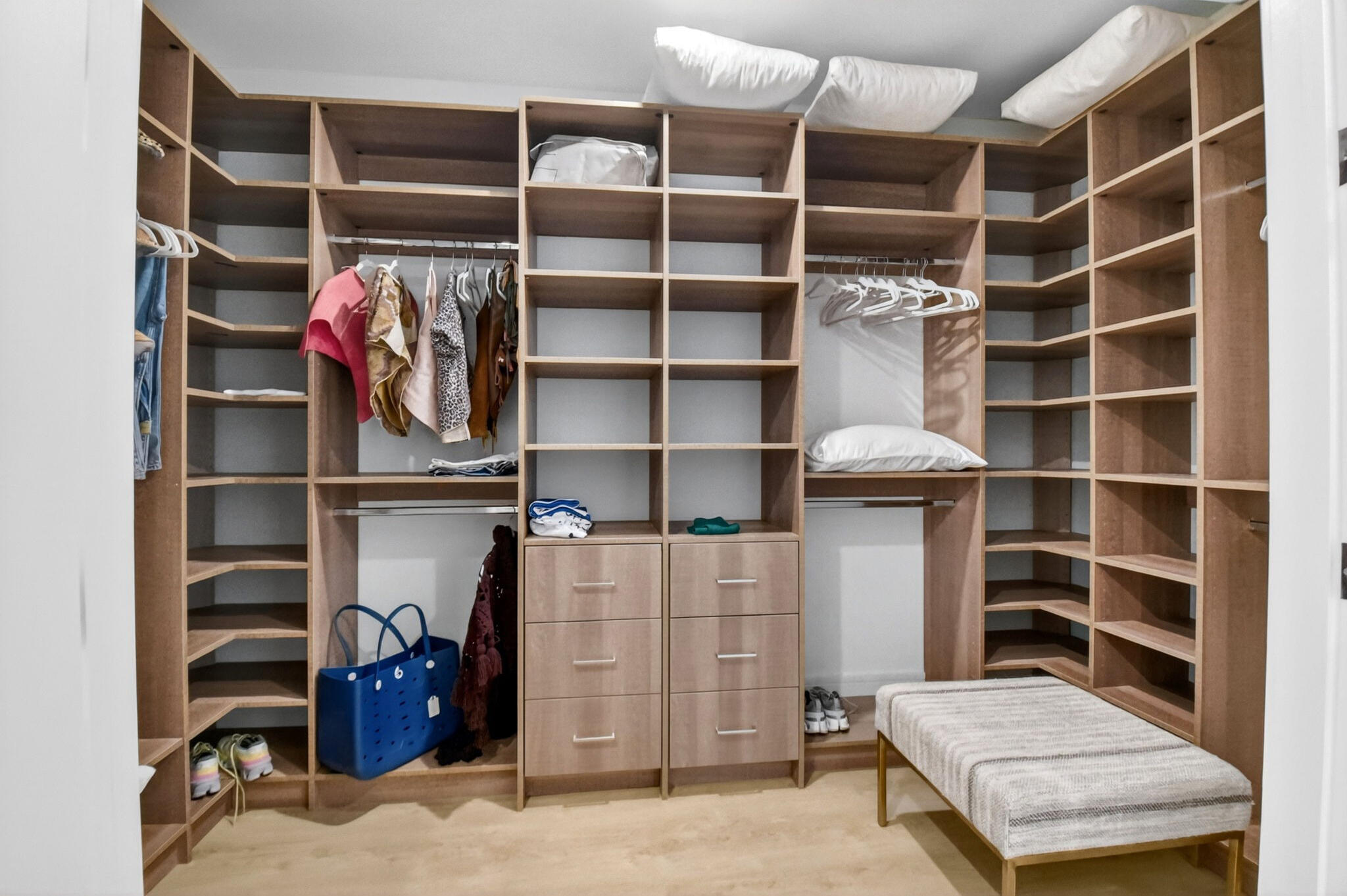 NAUTILUS 220 - South Bldg. - Residential Lease