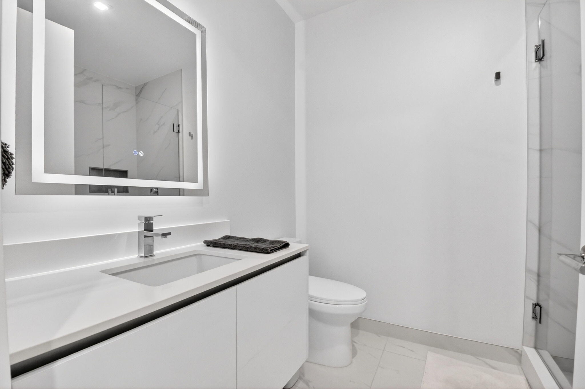 NAUTILUS 220 - South Bldg. - Residential Lease