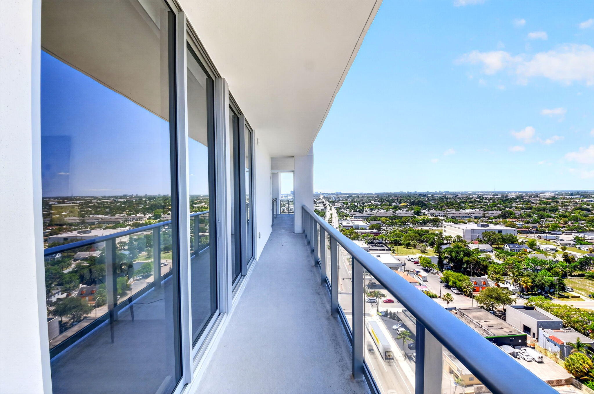NAUTILUS 220 - South Bldg. - Residential Lease
