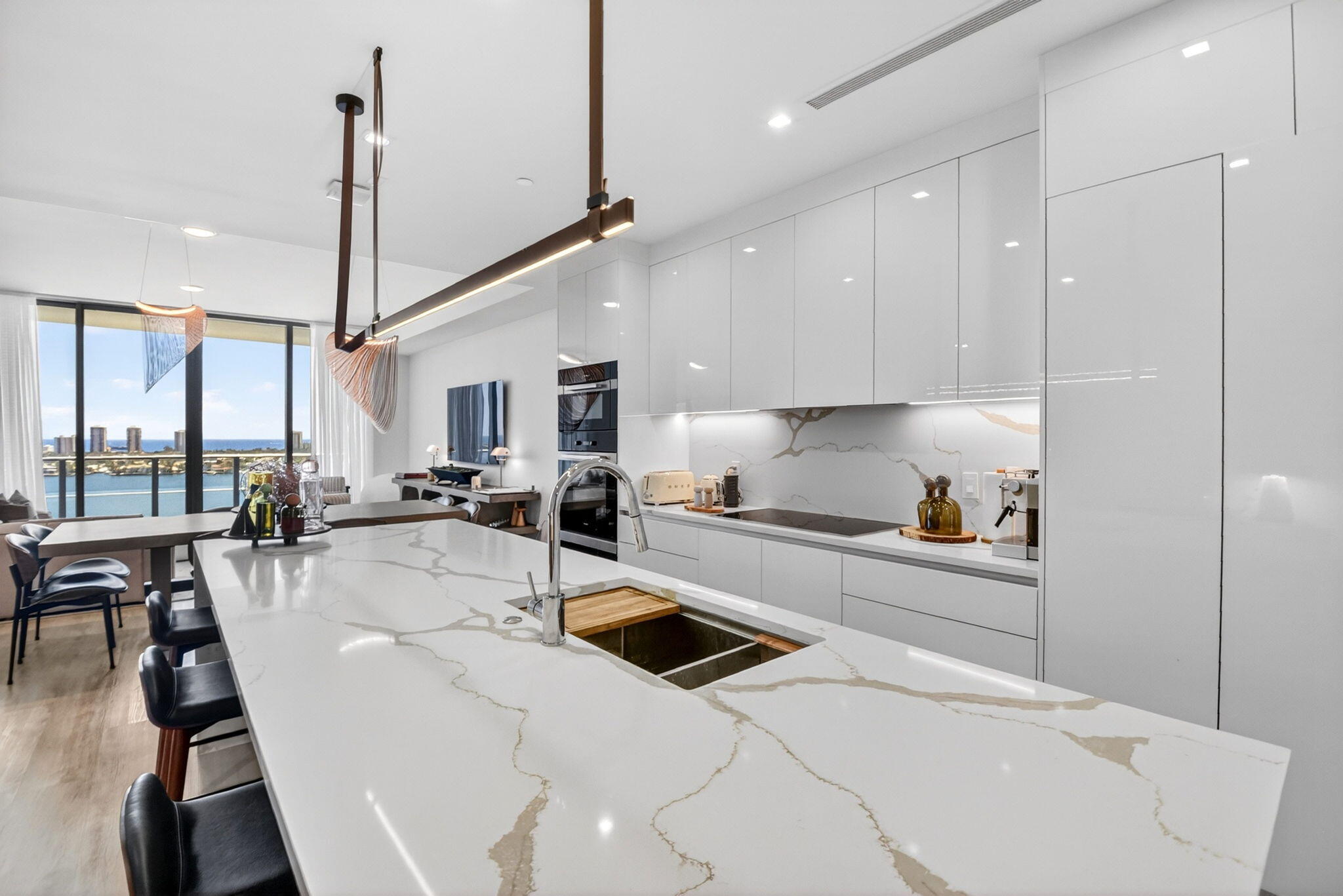 220 Lake Shore Drive 1708
