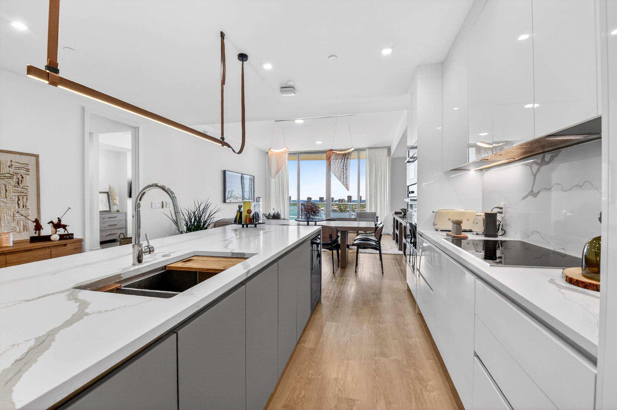 NAUTILUS 220 - South Bldg. - Residential Lease