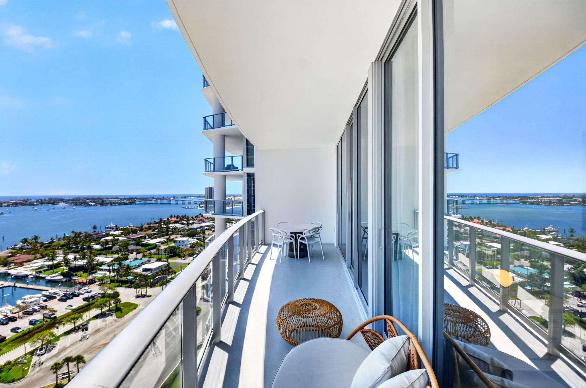 NAUTILUS 220 - South Bldg. - Residential Lease