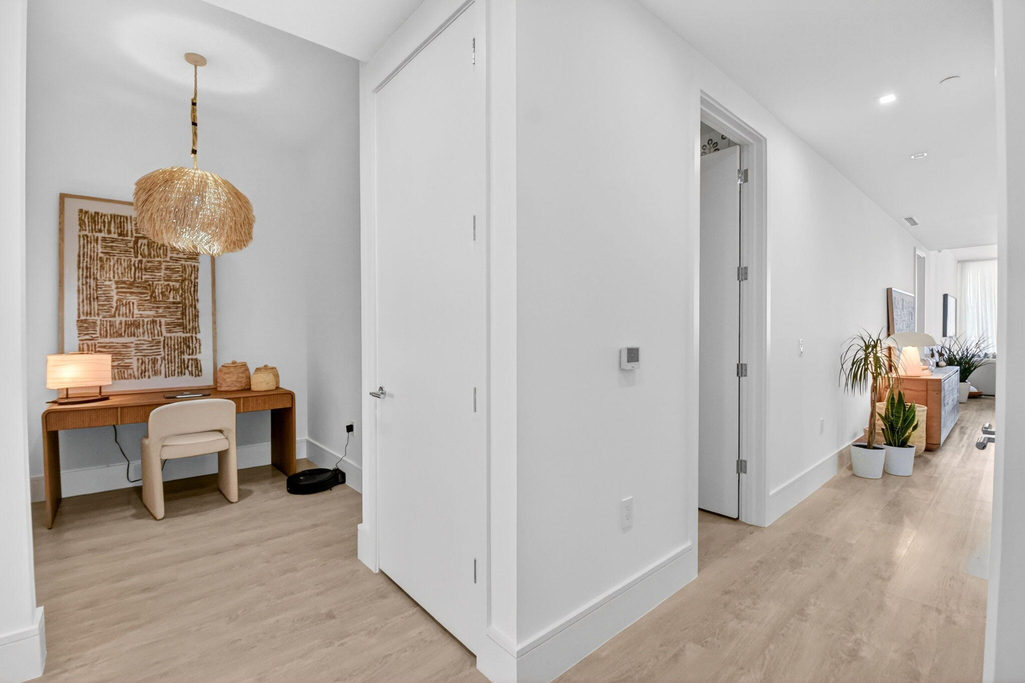 NAUTILUS 220 - South Bldg. - Residential Lease