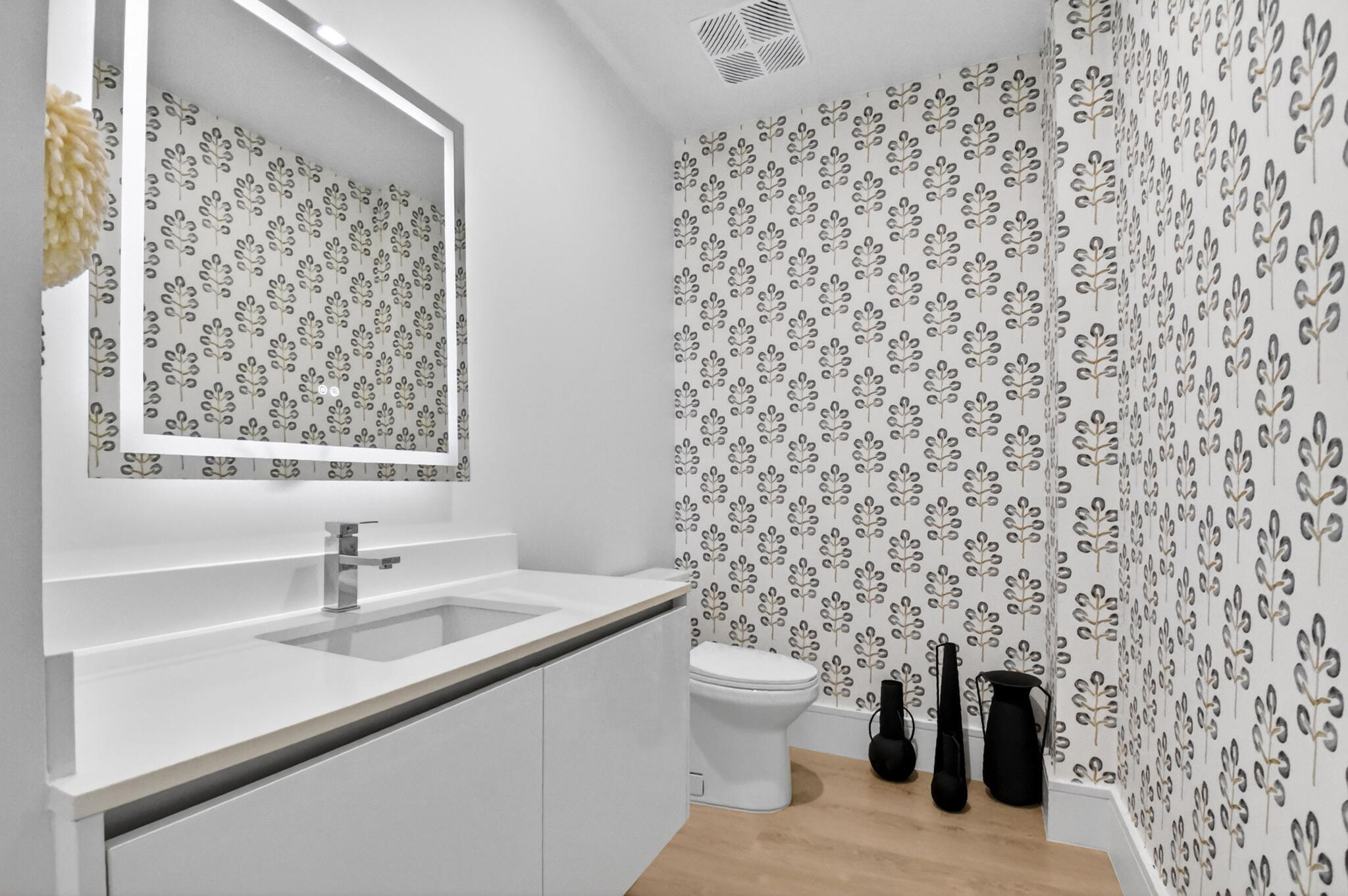 NAUTILUS 220 - South Bldg. - Residential Lease