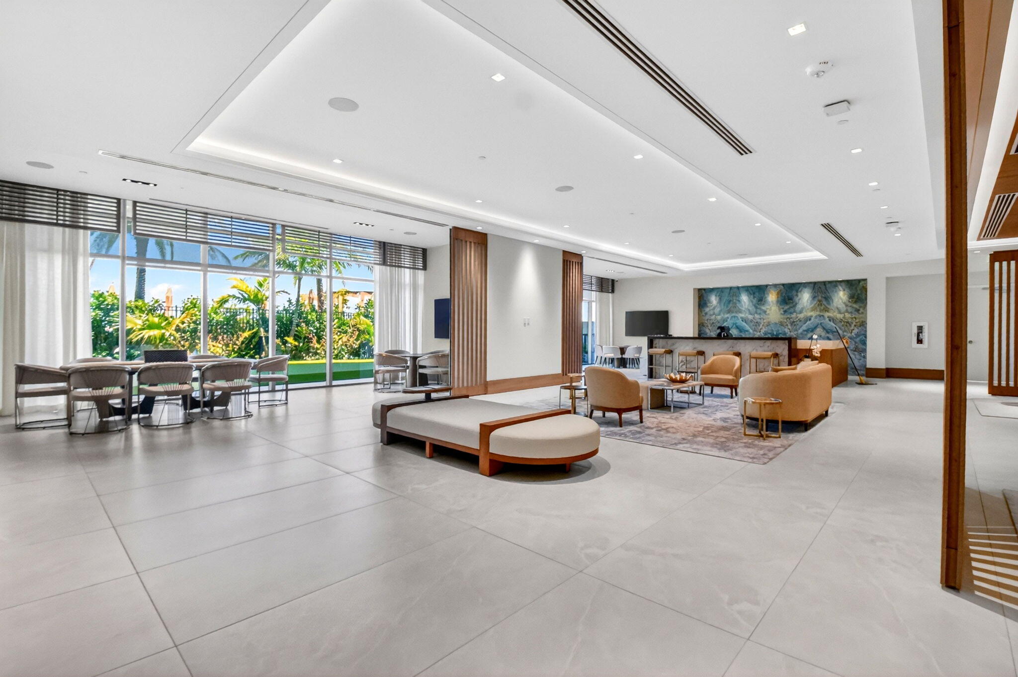 NAUTILUS 220 - South Bldg. - Residential Lease