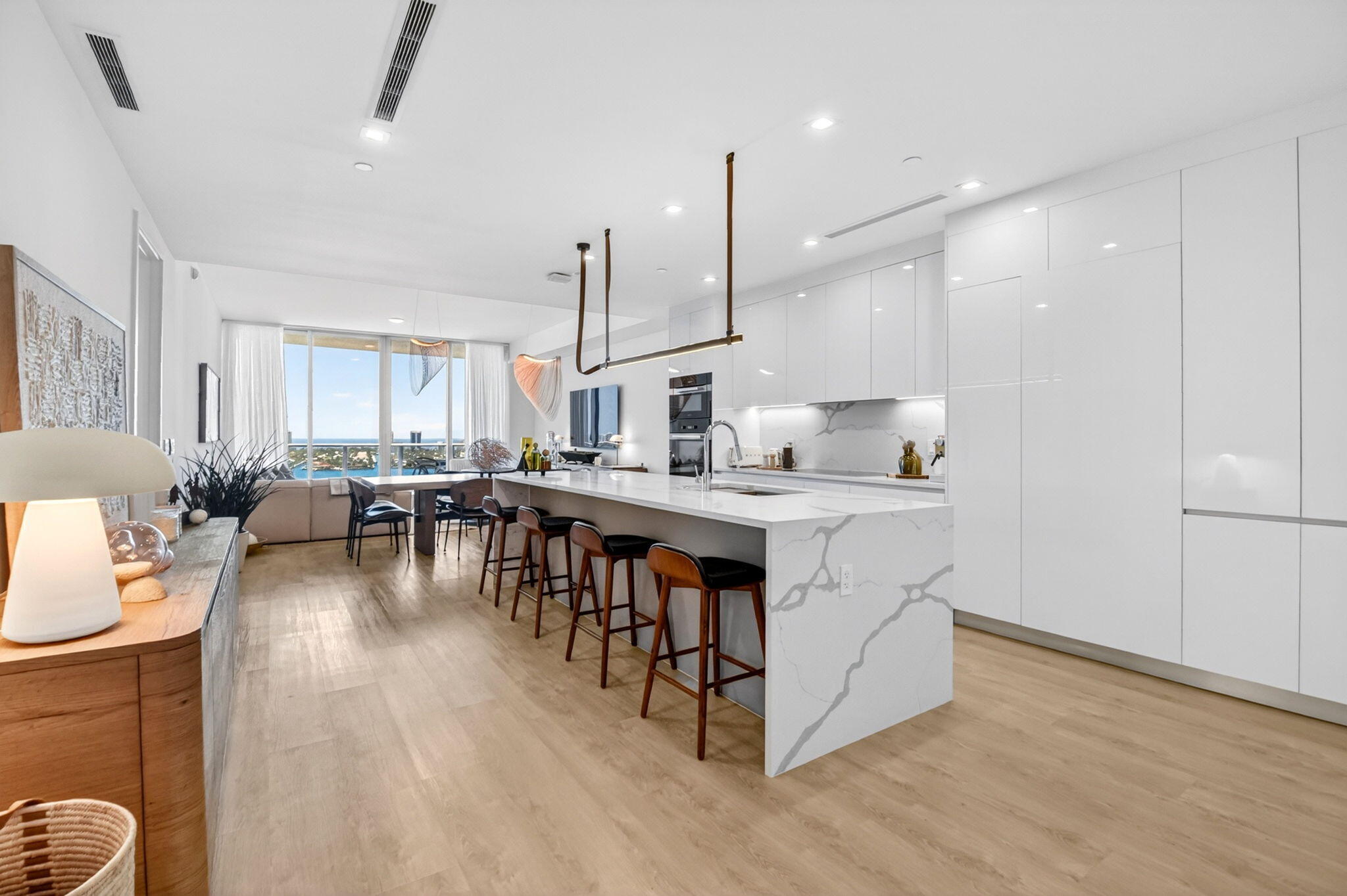 220 Lake Shore Drive 1708
