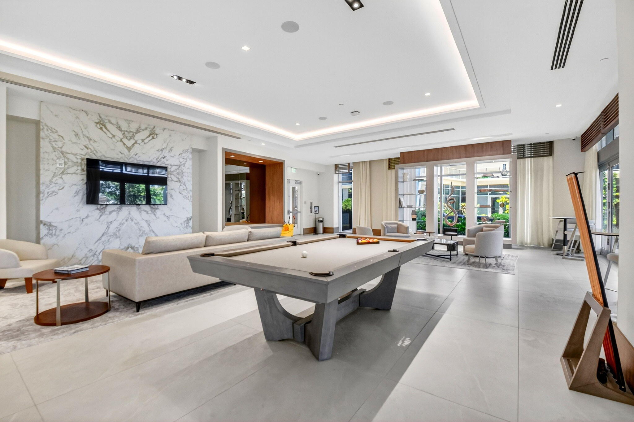NAUTILUS 220 - South Bldg. - Residential Lease