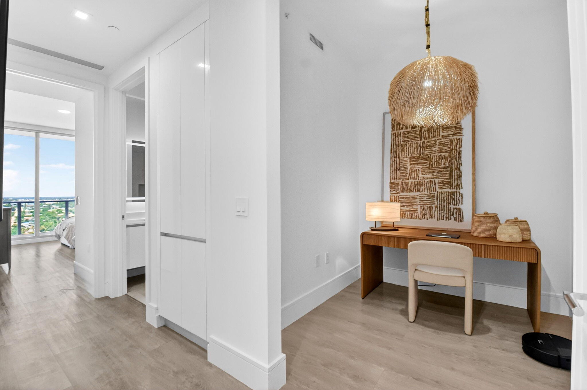 NAUTILUS 220 - South Bldg. - Residential Lease