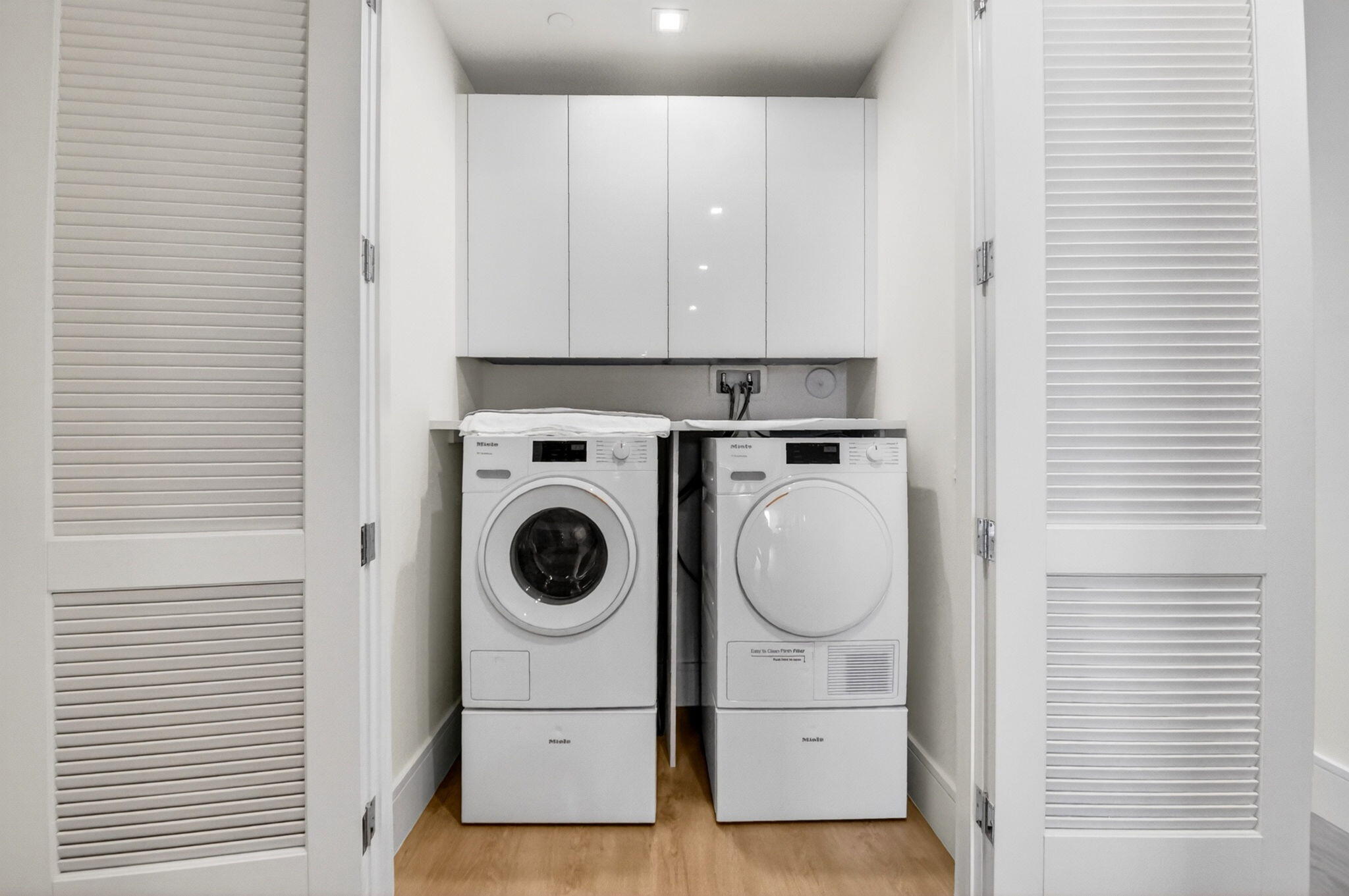 NAUTILUS 220 - South Bldg. - Residential Lease