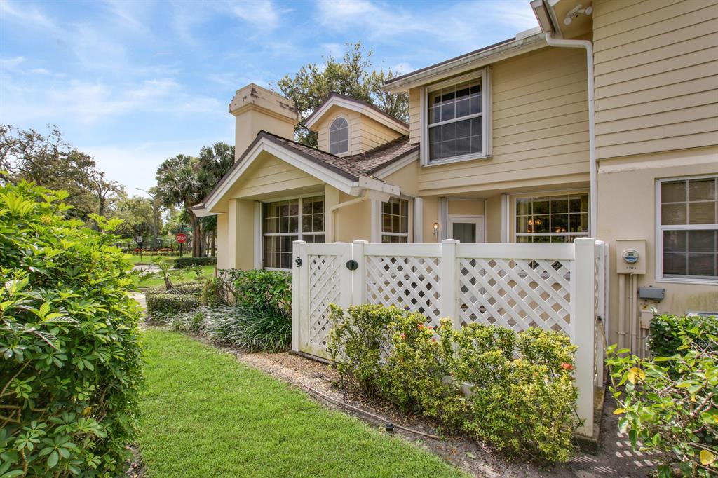 Wellesley at Lake Clarke Shores - Residential