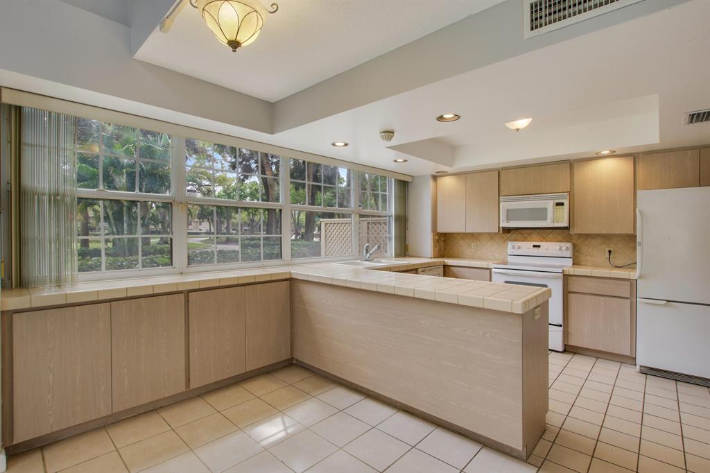 Wellesley at Lake Clarke Shores - Residential