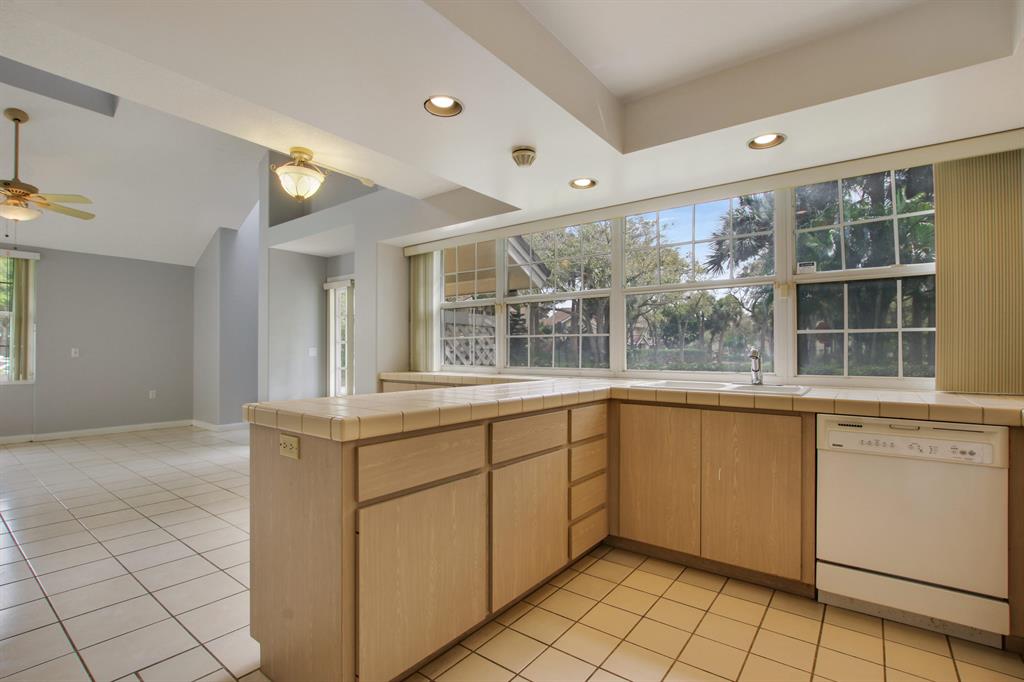 Wellesley at Lake Clarke Shores - Residential