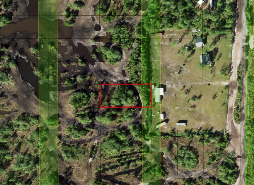 Owner FInancing available on this Holopaw lot. CAMP HUNT RIDE