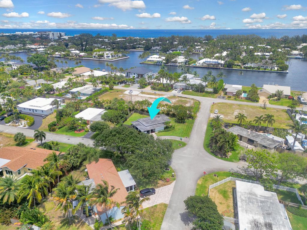 Photo of 3203 Pierson Drive, Delray Beach, FL 33483 (MLS # R10984010)