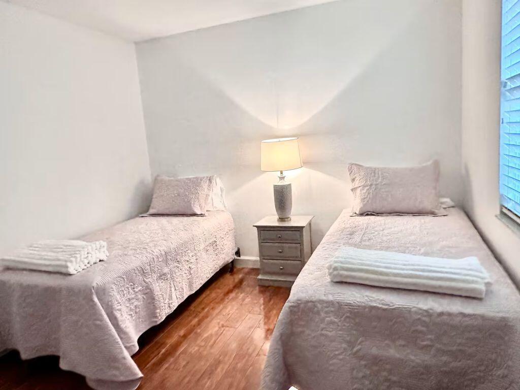 PINECREST SUB UNIT 2 - Residential Lease