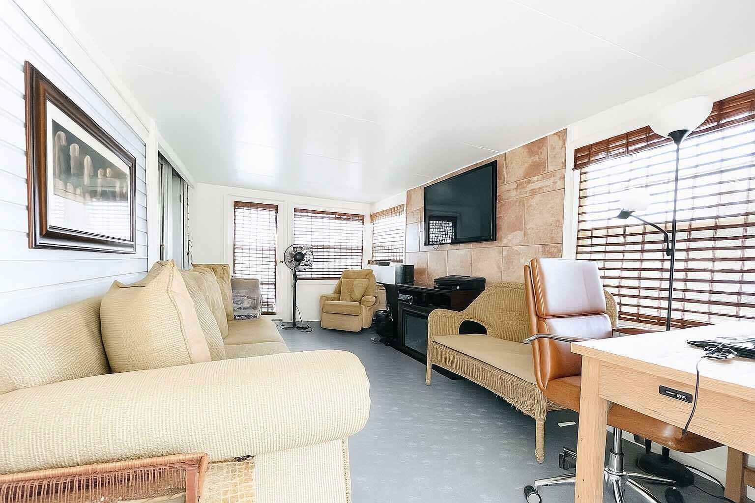 OASIS VILLAGE - Residential