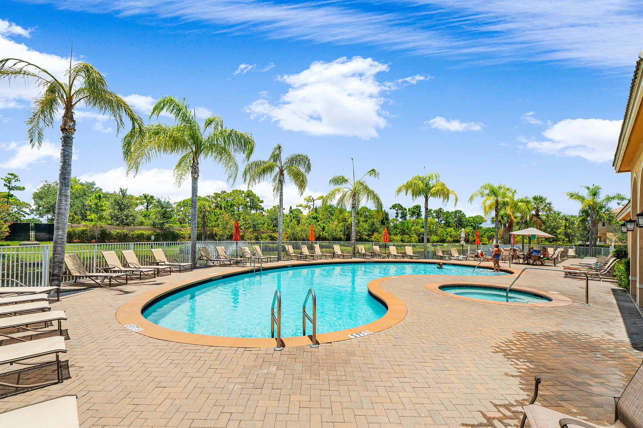 COLONY RESERVE AT LAKE WO - Residential