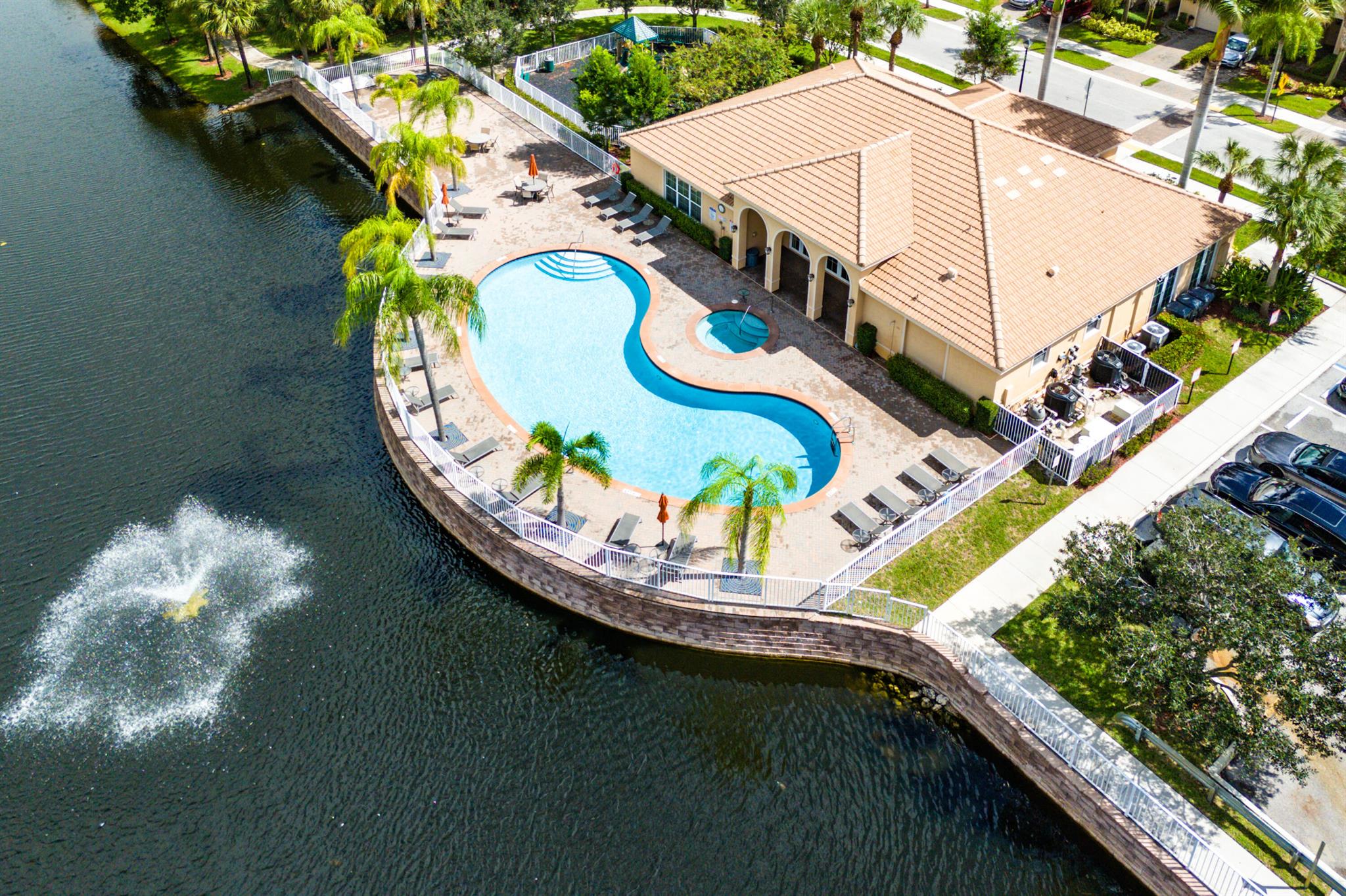 COLONY RESERVE AT LAKE WO - Residential