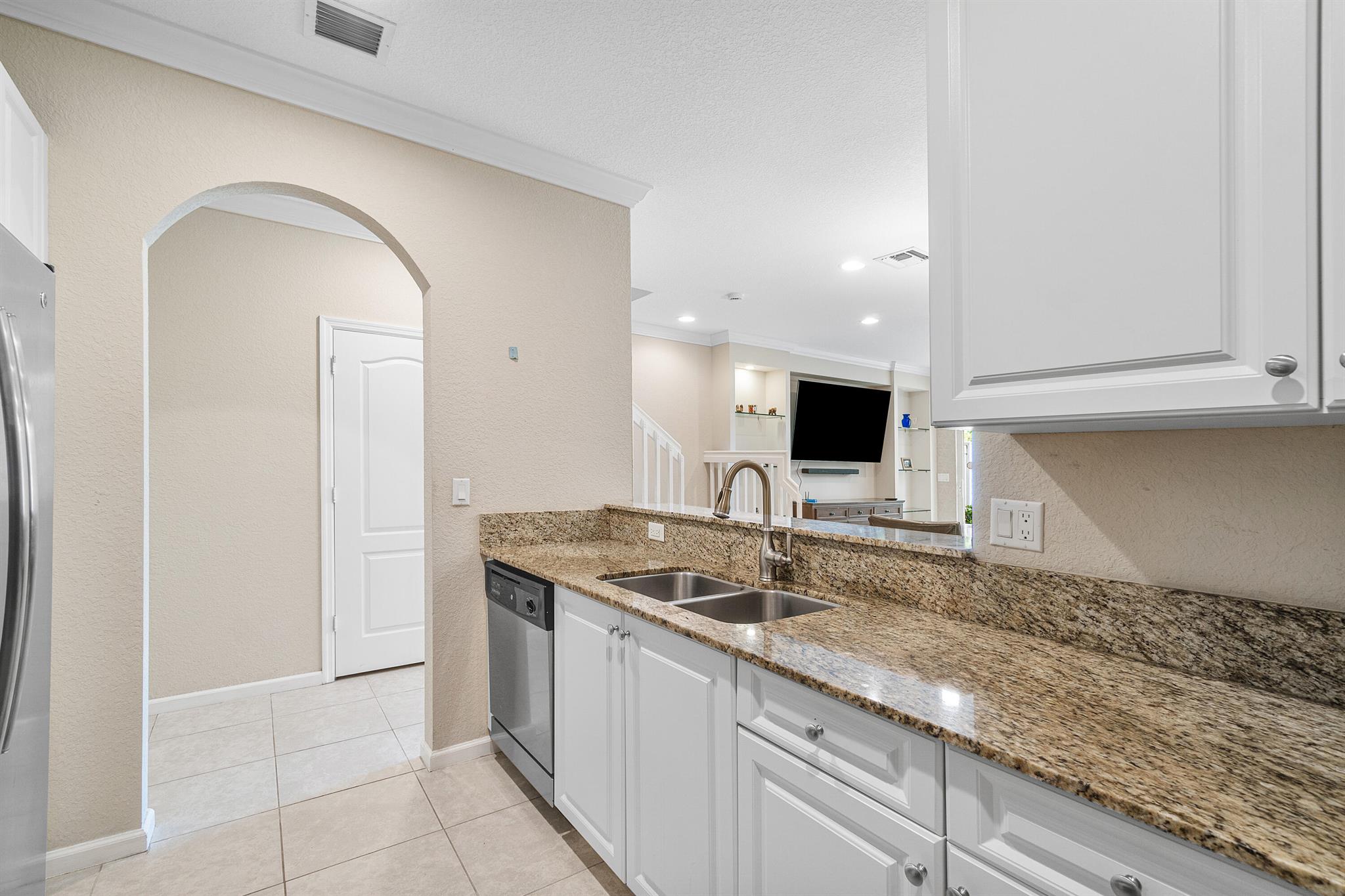COLONY RESERVE AT LAKE WO - Residential