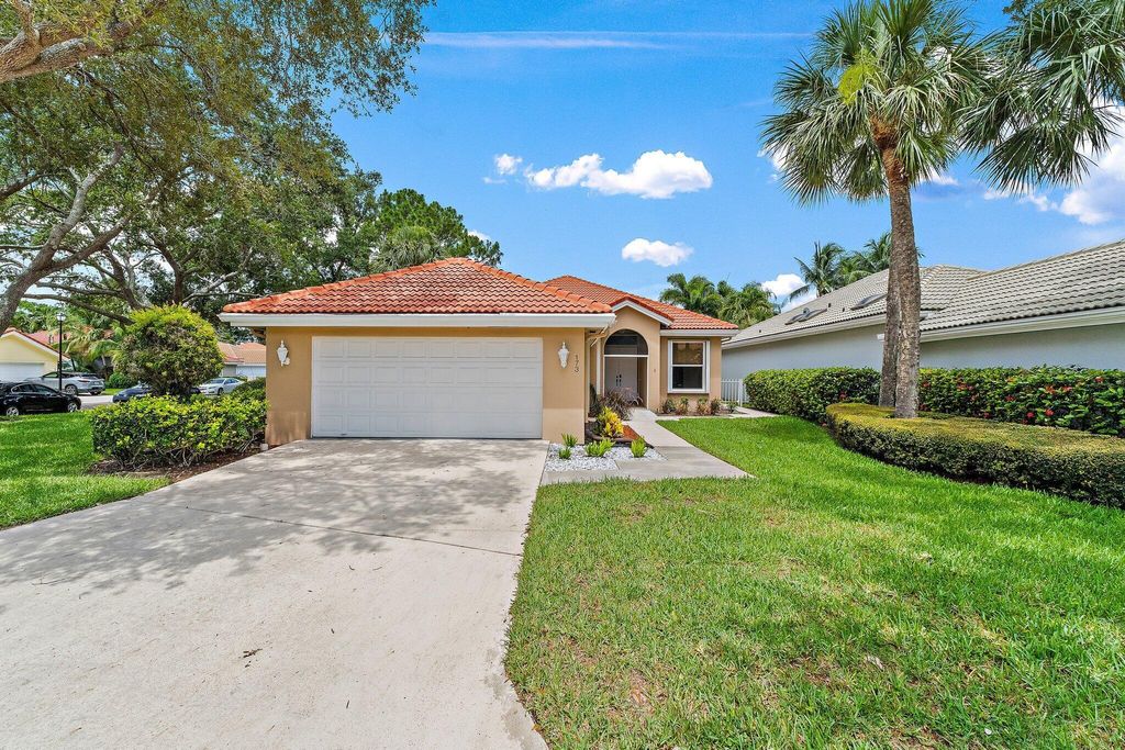 Photo of 173 E Hampton Way, Jupiter, FL 33458 (MLS # R11099264)