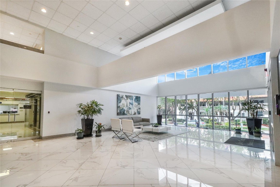 531 N Ocean Boulevard 1809