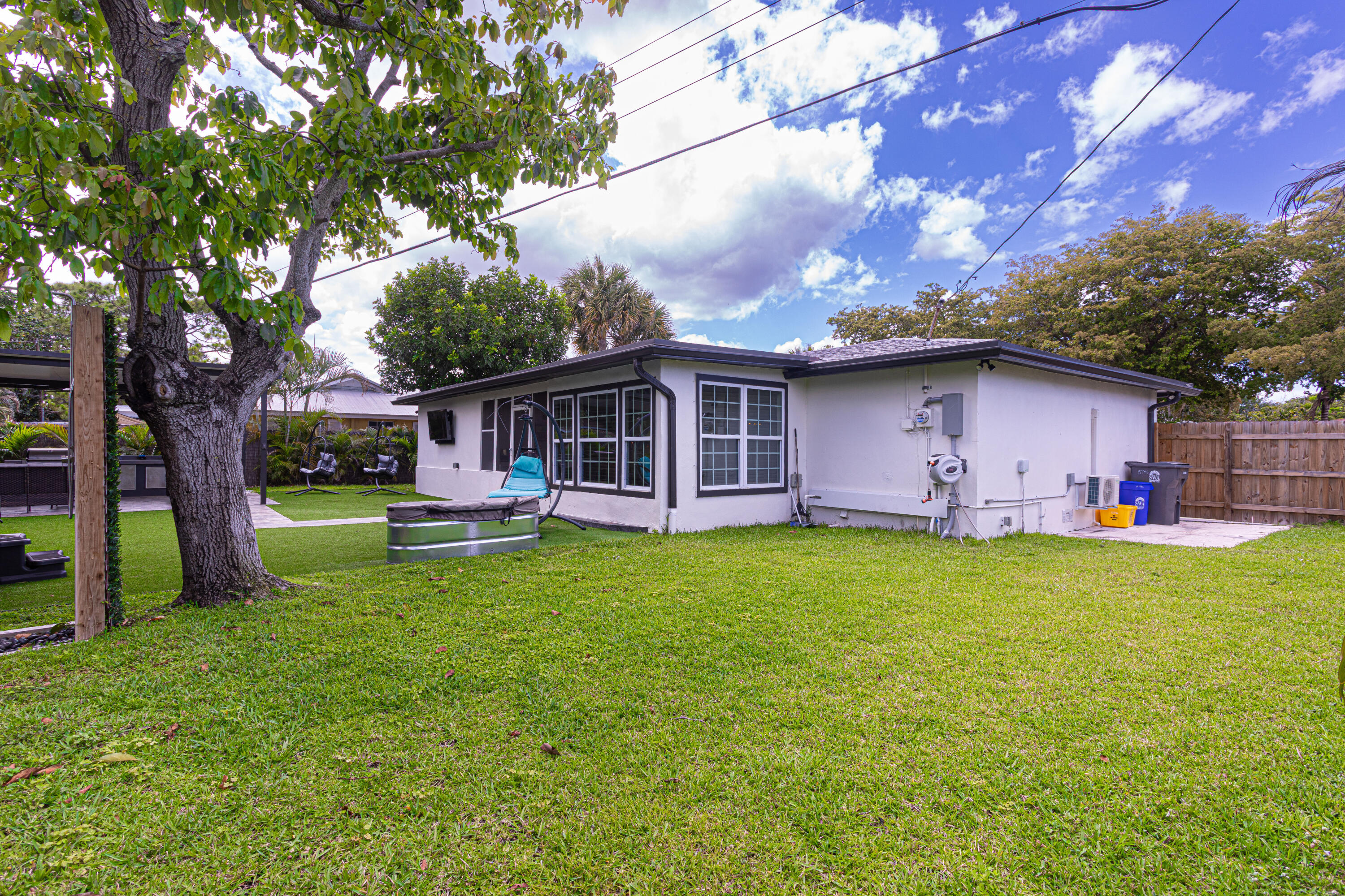 WYNNEWOOD ACRES 6 - Residential