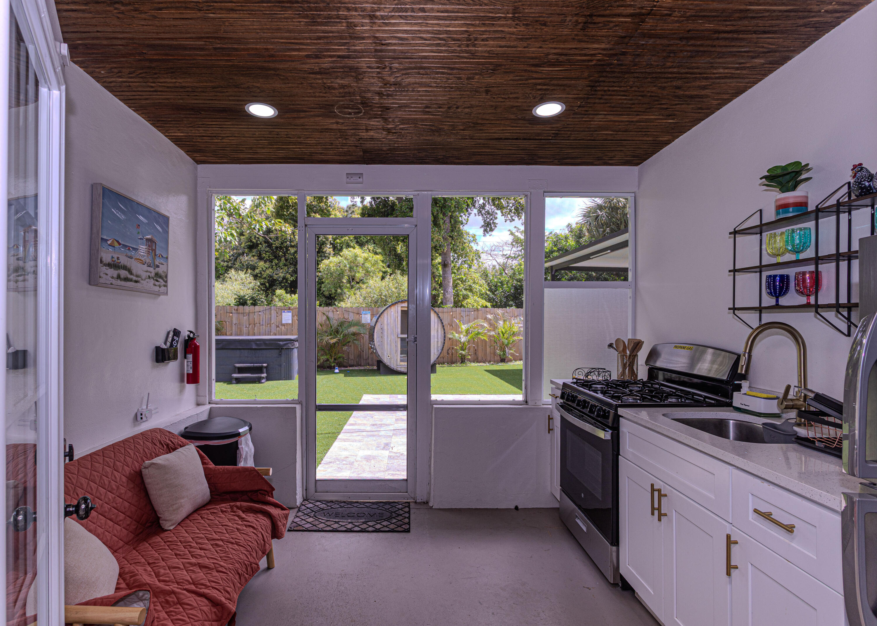 WYNNEWOOD ACRES 6 - Residential