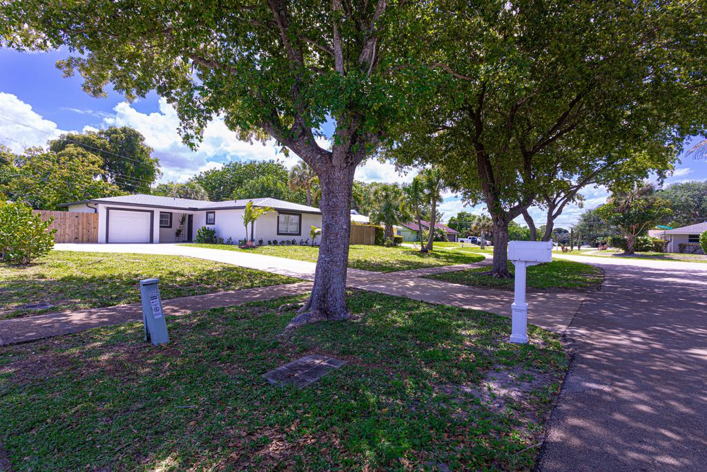 Photo of 5756 Orchard Way, West Palm Beach, FL 33417 (MLS # B26020182)