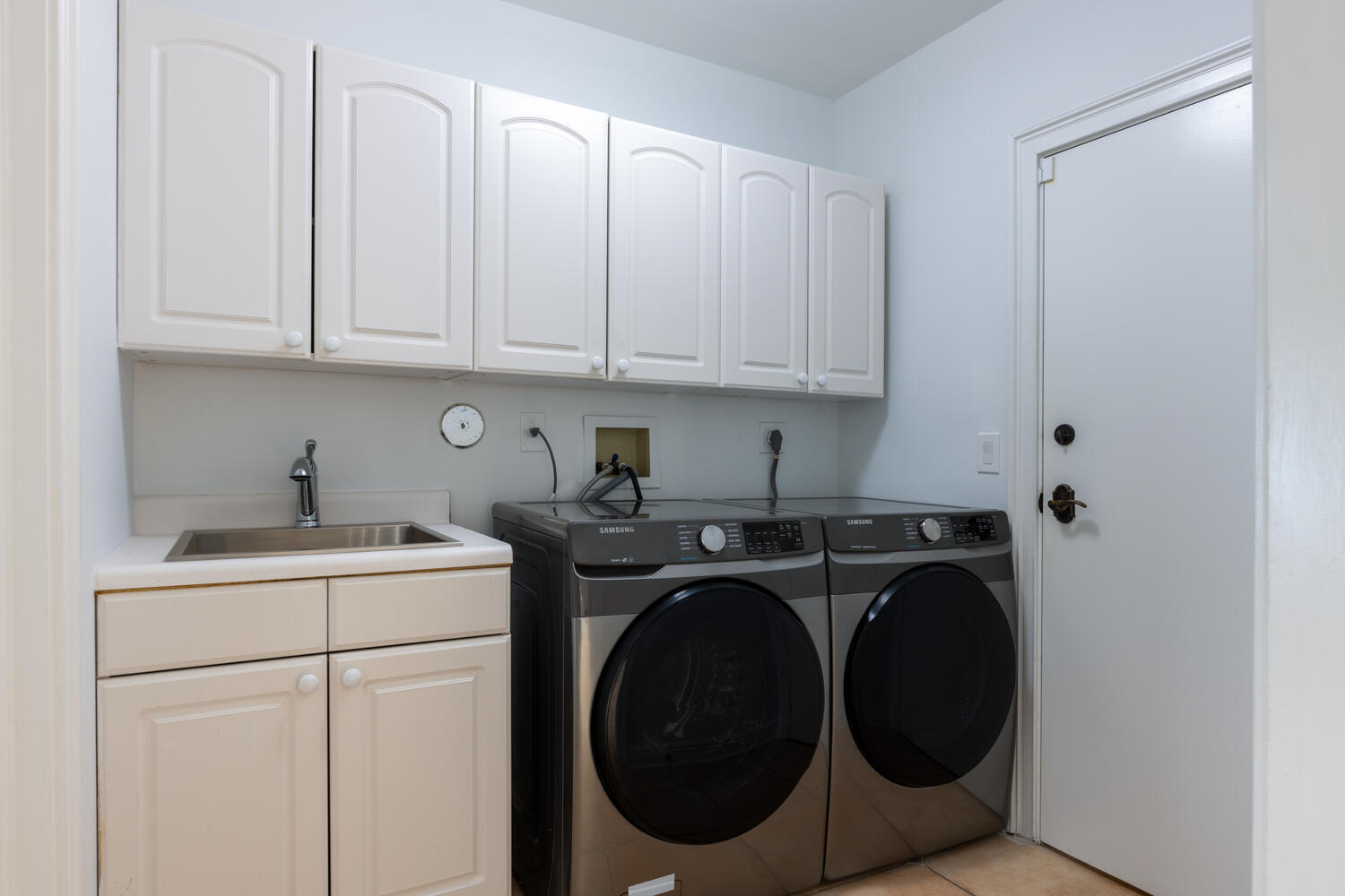 EL ENCANTO - Residential