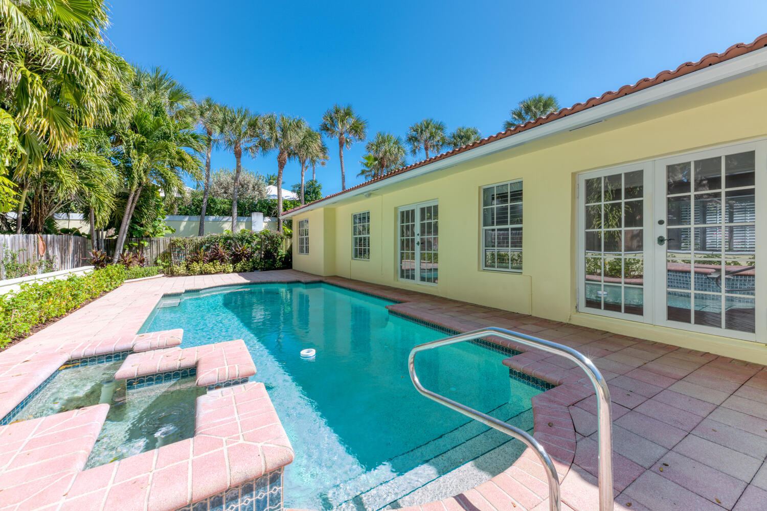 EL ENCANTO - Residential