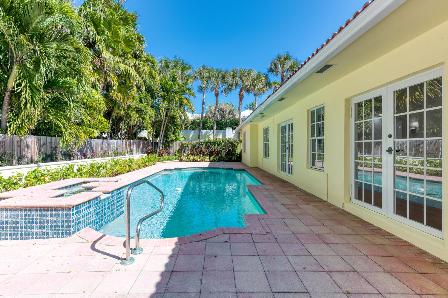 EL ENCANTO - Residential