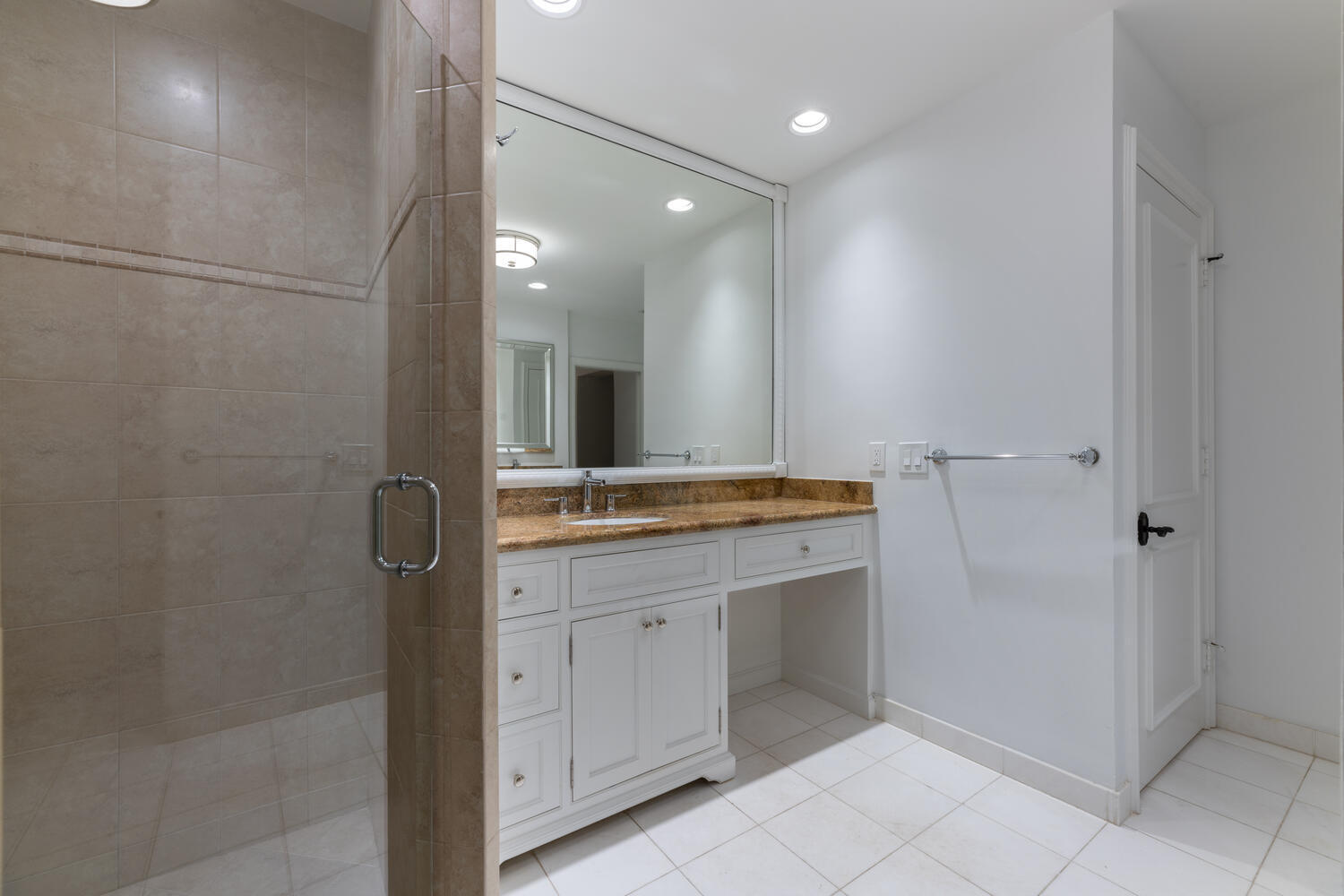 EL ENCANTO - Residential