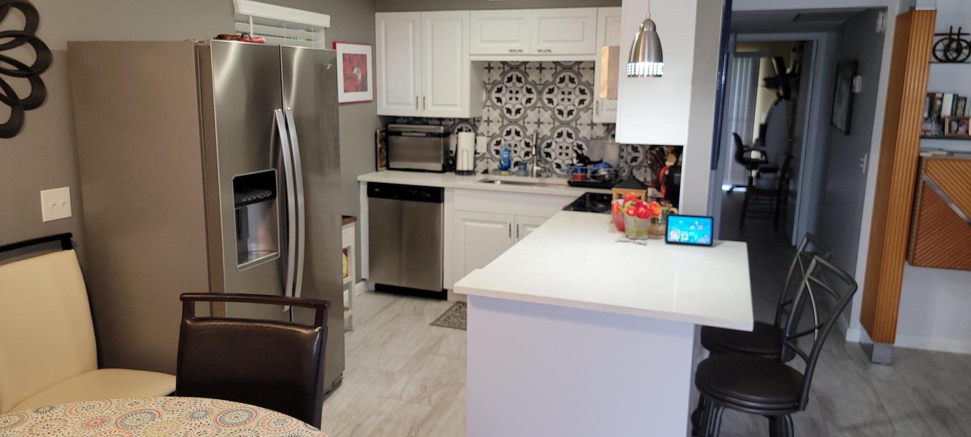 Beautiful updated villa in much desired Valencia area of Kings Point. Enjoy all the wonderful amenities offered by Kings Point with nobody living either above you or below you. Enjoy your own lanai while enjoying quiet garden view.All furniture is included.