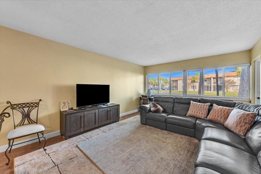 Photo of 140 Lakeview Drive #105, Weston, FL 33326 (MLS # F10549583)