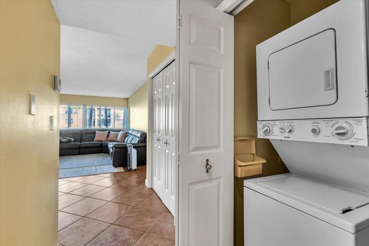 Racquet Club @ Bonaventur - Residential