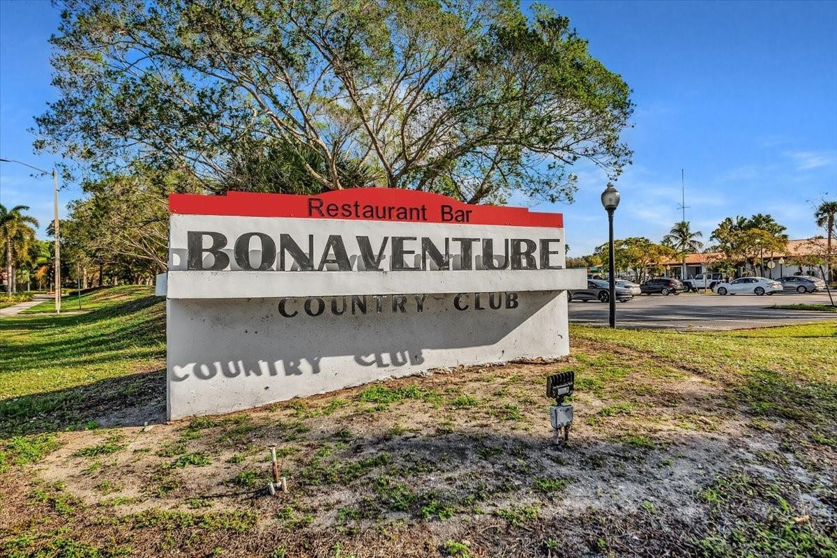 Racquet Club @ Bonaventur - Residential