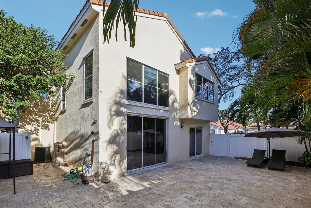 Photo of 972 Azure Lane, Weston, FL 33326 (MLS # F10543594)