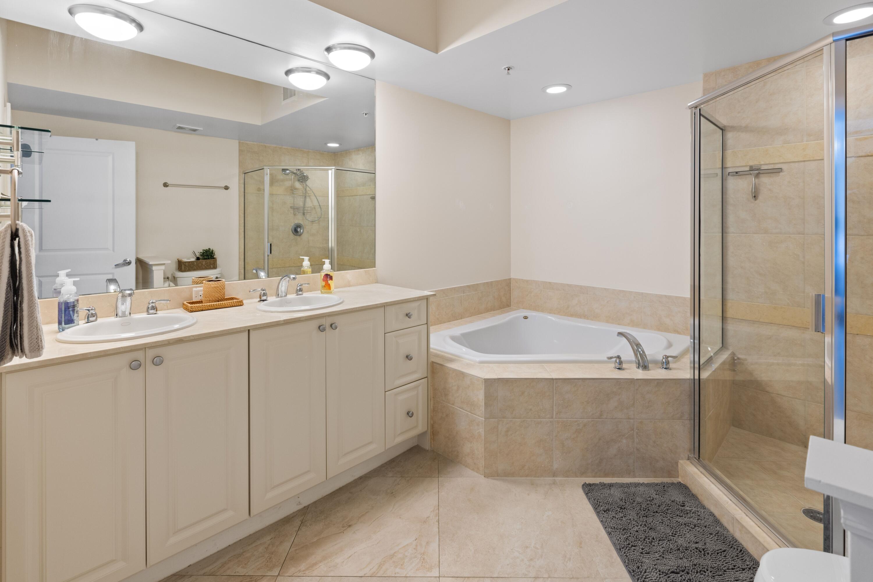 HARBORAGE YACHT CONDO - Residential Lease