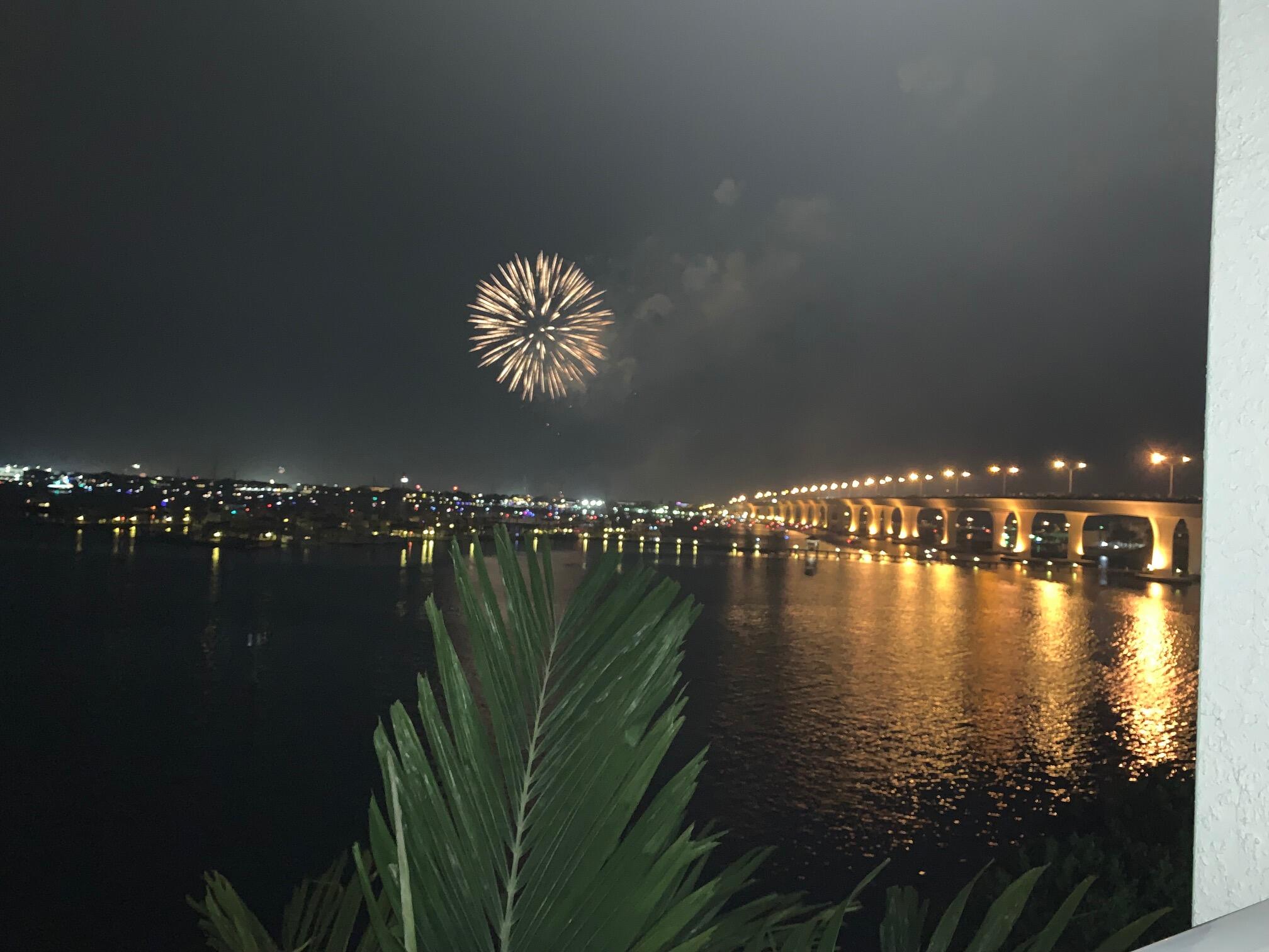 HARBORAGE YACHT CONDO - Residential Lease