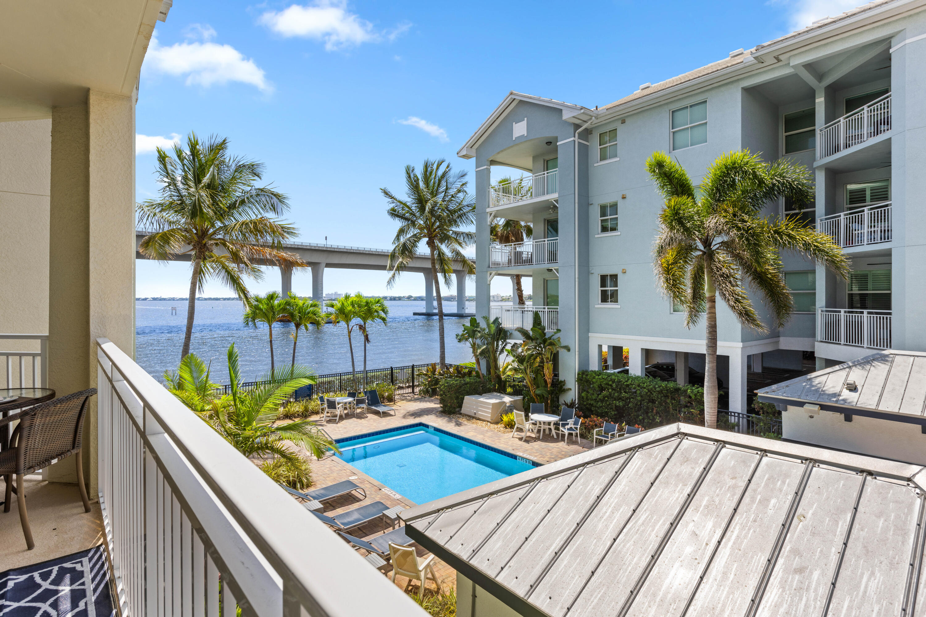 HARBORAGE YACHT CONDO - Residential Lease