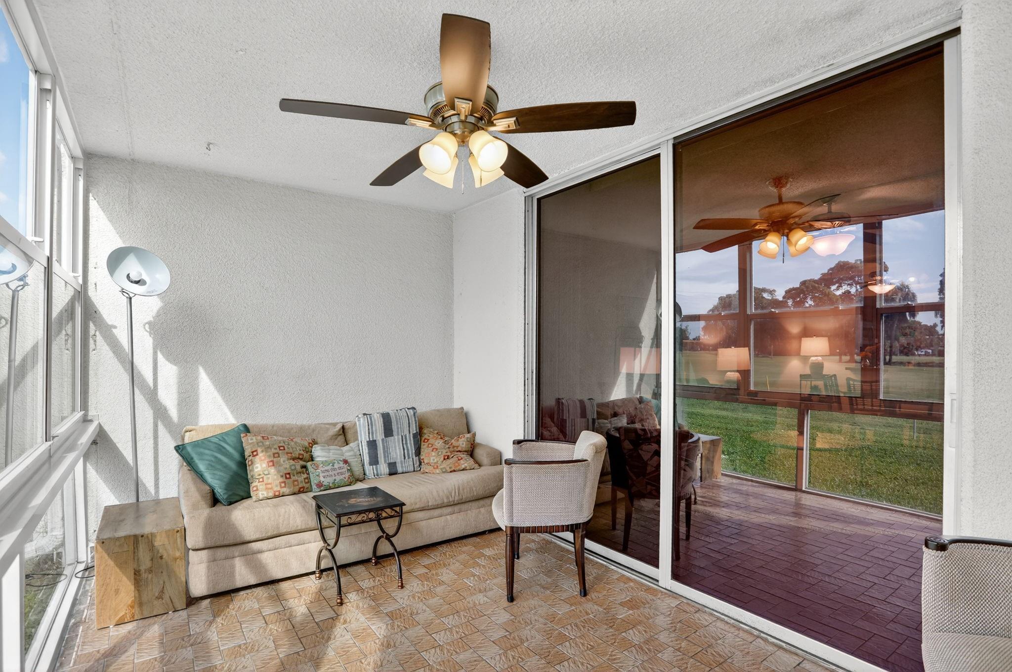 PALM SPRINGS 2 - Residential
