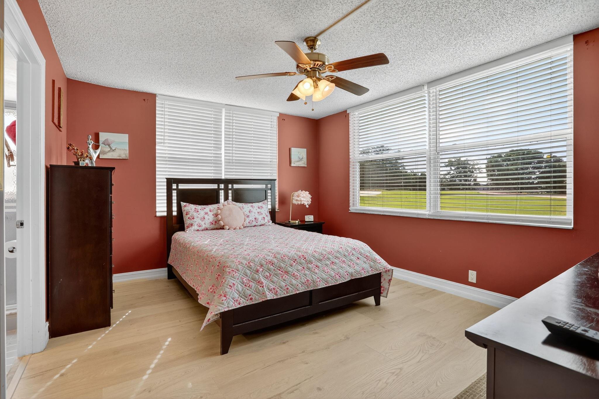 PALM SPRINGS 2 - Residential