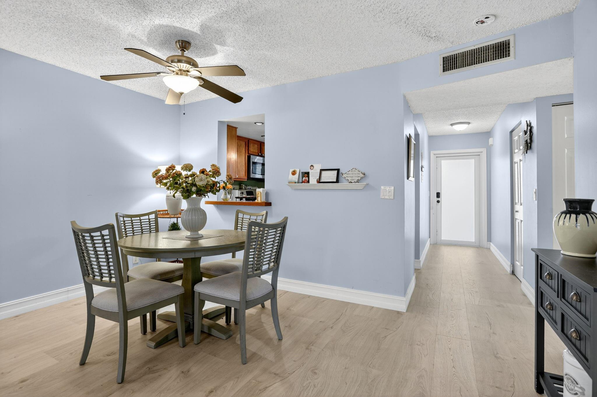 PALM SPRINGS 2 - Residential