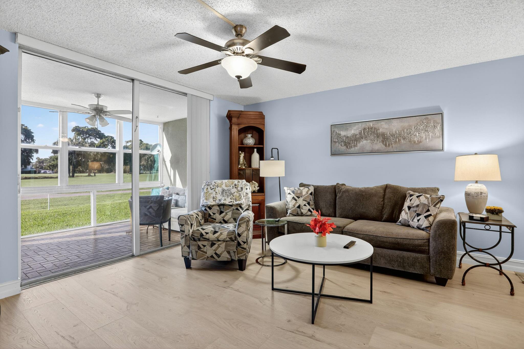 PALM SPRINGS 2 - Residential